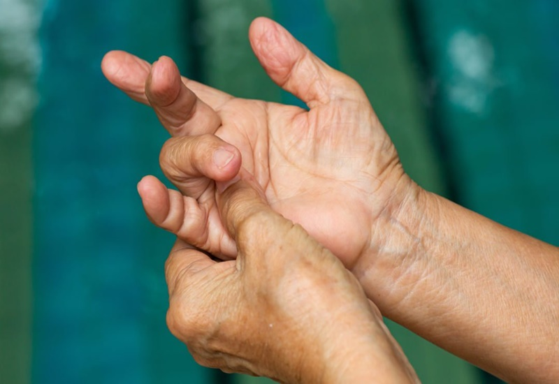 biểu hiện ngón tay lò xo
